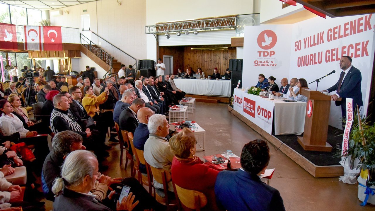 TDP 9. Olağan Kurultay - Salon